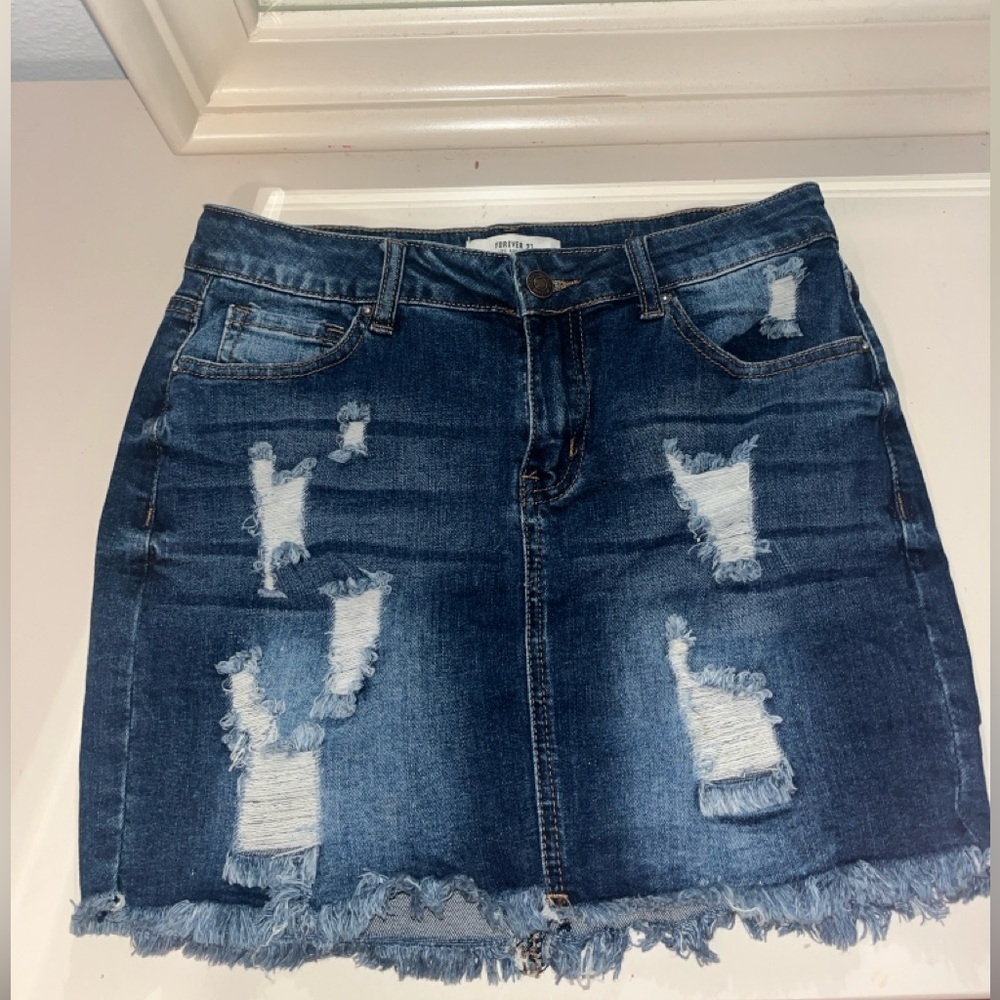 Forever 21 ripped denim skirt